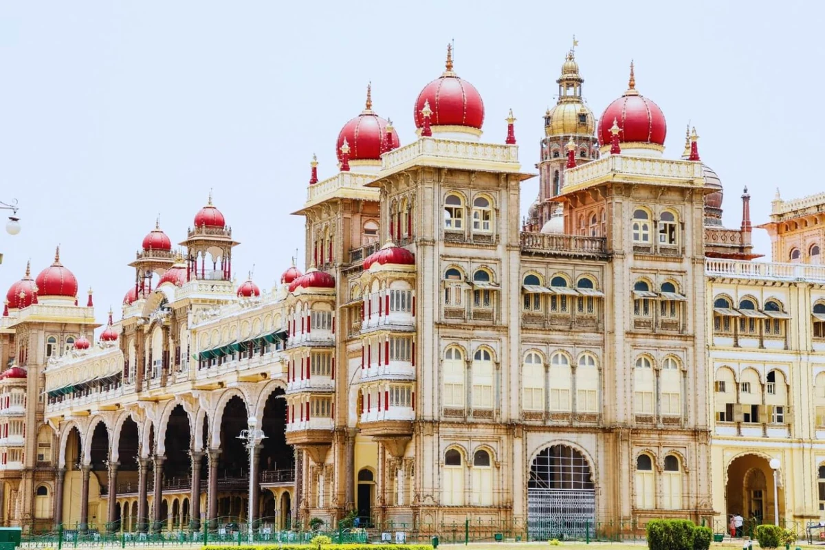 Raichur to Mysore Taxi Service